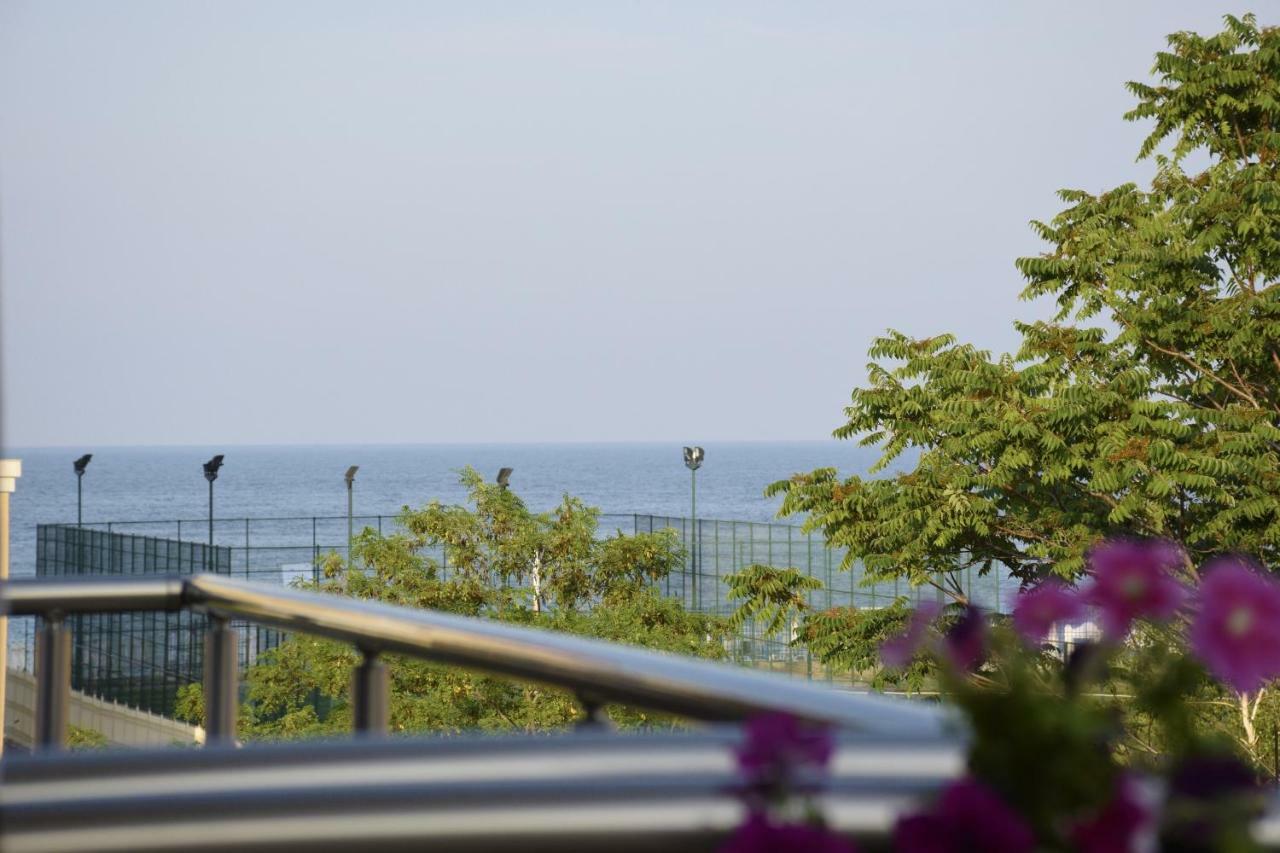 Obzor Sun Residense Apartment Екстериор снимка